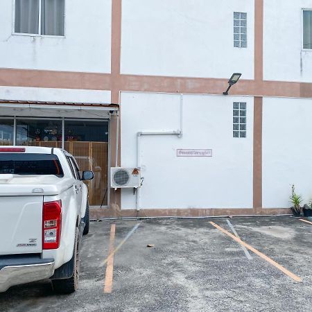 Uh Hostel بانغسين المظهر الخارجي الصورة